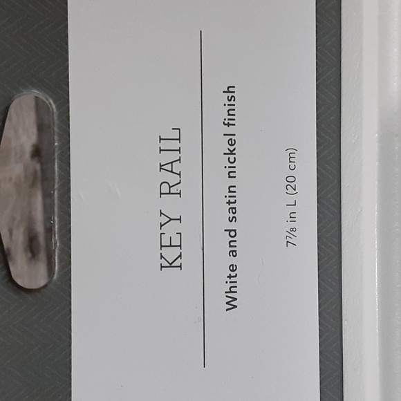 Key Rail Photo Frame - Picture 2 of 4